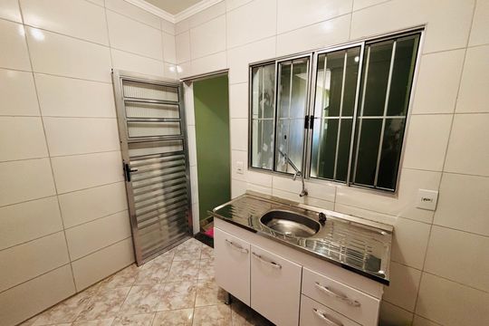 Cozinha de casa para alugar com 1 quarto, 20m² em Novo Osasco, Osasco