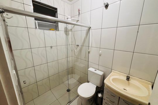 Banheiro de casa para alugar com 1 quarto, 20m² em Novo Osasco, Osasco
