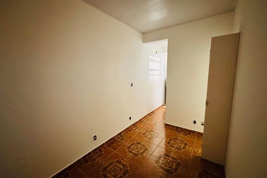 Quarto de casa para alugar com 1 quarto, 20m² em Novo Osasco, Osasco