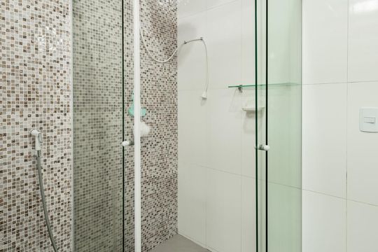 Banheiro de apartamento para alugar com 2 quartos, 254m² em Curicica, Rio de Janeiro