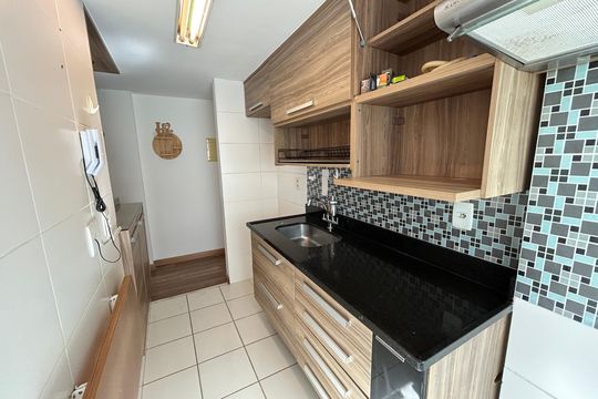 Cozinha de apartamento à venda com 2 quartos, 53m² em Engenho de Dentro, Rio de Janeiro
