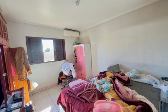 Quarto 5 de casa à venda com 5 quartos, 100m² em Jardim Presidente Dutra, Guarulhos