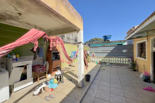 Quintal de casa à venda com 5 quartos, 100m² em Jardim Presidente Dutra, Guarulhos