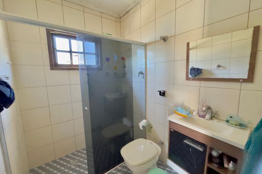 Banheiro 3 de casa à venda com 5 quartos, 100m² em Jardim Presidente Dutra, Guarulhos