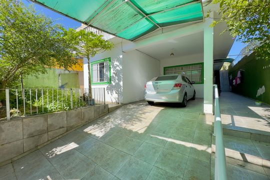 Garagem de casa à venda com 5 quartos, 100m² em Jardim Presidente Dutra, Guarulhos