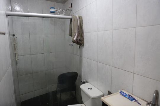 Banheiro social 2 de apartamento à venda com 4 quartos, 132m² em Riacho das Pedras, Contagem