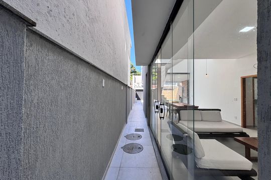 Área externa de casa de condomínio para alugar com 3 quartos, 227m² em Vargem Pequena, Rio de Janeiro