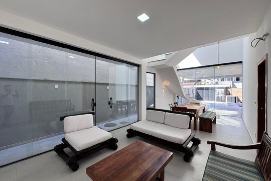 Sala de casa de condomínio para alugar com 3 quartos, 227m² em Vargem Pequena, Rio de Janeiro
