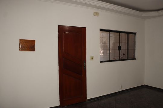 Casa para alugar com 2 quartos, 200m² em Jardim Guairaca, São Paulo