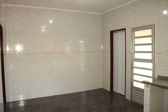 Casa para alugar com 2 quartos, 200m² em Jardim Guairaca, São Paulo