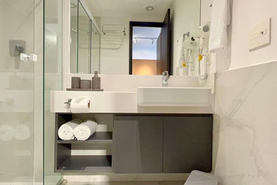 Banheiro de kitnet/studio para alugar com 1 quarto, 30m² em Vila Mariana, São Paulo