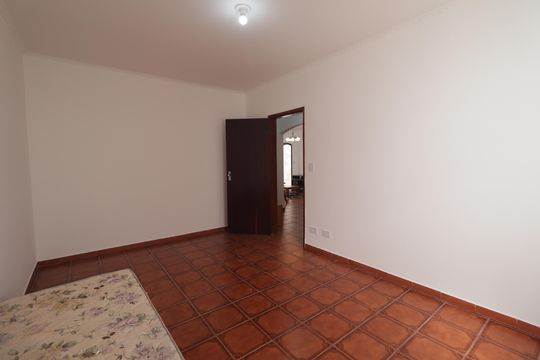 Quarto 2 de casa para alugar com 3 quartos, 200m² em Vila São José, São Paulo