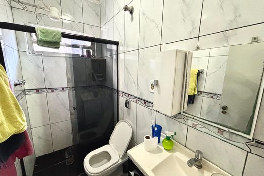 Banheiro social de casa à venda com 3 quartos, 347m² em Jardim Brasilia (zona Leste), São Paulo