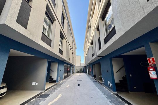 Garagem de casa à venda com 2 quartos, 85m² em Vila Ré, São Paulo