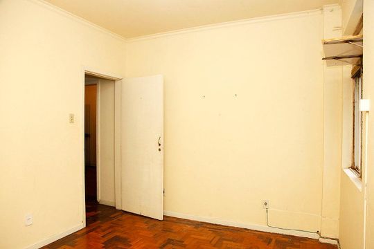 Quarto 1 de apartamento para alugar com 2 quartos, 80m² em Centro Histórico, Porto Alegre