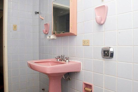 Banheiro  de apartamento para alugar com 2 quartos, 80m² em Centro Histórico, Porto Alegre