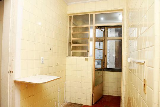 Cozinha + Área de Serviço + Despensa de apartamento para alugar com 2 quartos, 80m² em Centro Histórico, Porto Alegre