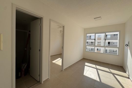 Sala de apartamento para alugar com 2 quartos, 40m² em Jardim Boa Vista (zona Oeste), Osasco