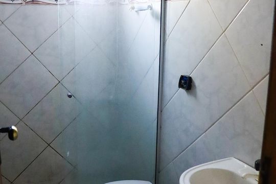 Banheiro de casa para alugar com 2 quartos, 425m² em Extensão do Bosque, Rio das Ostras