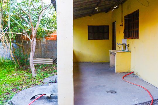 Varanda dos fundos de casa para alugar com 2 quartos, 425m² em Extensão do Bosque, Rio das Ostras