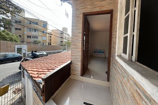 Hall de entrada de casa para alugar com 3 quartos, 100m² em Capoeiras, Florianópolis