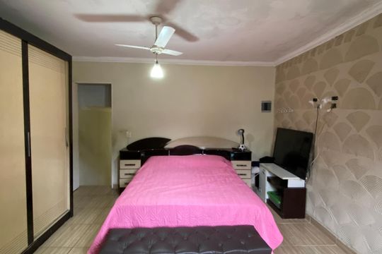 Suíte de casa para alugar com 3 quartos, 180m² em Jardim D’abril, Osasco