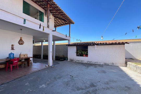 Quintal de casa à venda com 4 quartos, 360m² em Parque Xangri-lá, Contagem