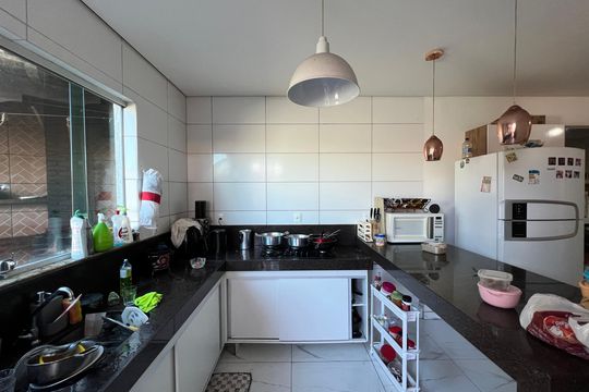 Cozinha de casa à venda com 4 quartos, 360m² em Parque Xangri-lá, Contagem