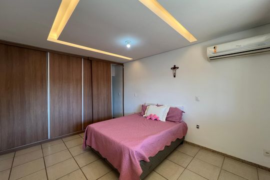 Quarto Suíte 2 de casa à venda com 4 quartos, 360m² em Parque Xangri-lá, Contagem