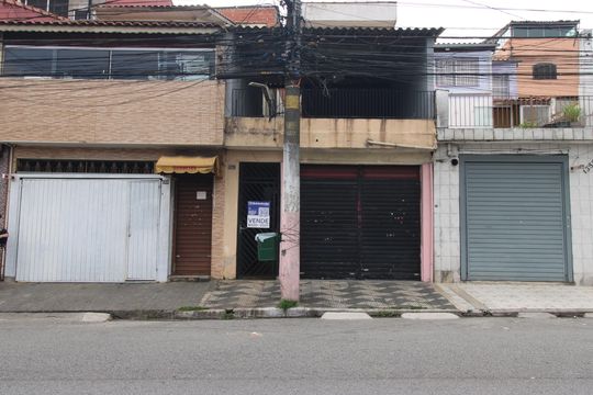 Fachada de casa à venda com 3 quartos, 130m² em Vila Curuçá Velha, São Paulo