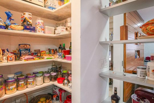 Despensa de casa de condomínio à venda com 5 quartos, 616m² em Alphaville, Santana de Parnaíba