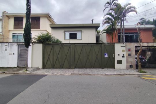 Fachada de casa à venda com 3 quartos, 296m² em Santo Amaro, São Paulo