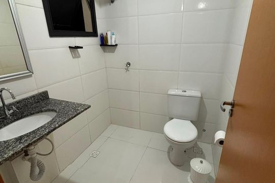 Banheiro de apartamento para alugar com 2 quartos, 75m² em Jardim California, Jacareí