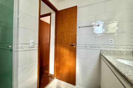 Banheiro de apartamento para alugar com 2 quartos, 60m² em Parque Jabaquara, São Paulo