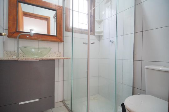 banheiro  de casa para alugar com 1 quarto, 50m² em Arroio da Manteiga, São Leopoldo