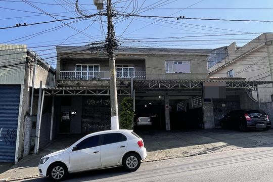 Fachada + Placa de casa para alugar com 4 quartos, 240m² em Burgo Paulista, São Paulo
