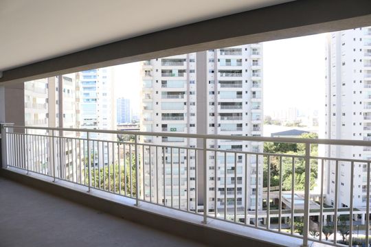 Varanda de apartamento à venda com 3 quartos, 127m² em Vila Anastácio, São Paulo
