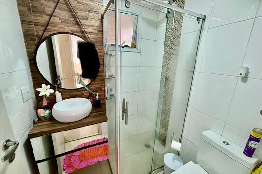 Banheiro de apartamento à venda com 3 quartos, 65m² em Vila Araguaia, São Paulo