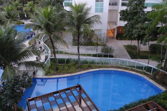 vista da piscina de casa à venda com 3 quartos, 158m² em Barra da Tijuca, Rio de Janeiro