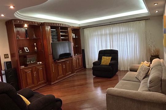 Casa à venda com 4 quartos, 248m² em Cidade Ademar, São Paulo