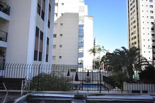 Vista da suíte 3 de casa para alugar com 3 quartos, 240m² em Vila Mariana, São Paulo