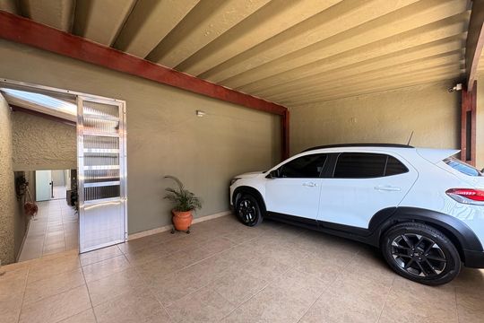 Garagem de casa à venda com 2 quartos, 150m² em Vila Progresso, Santo André