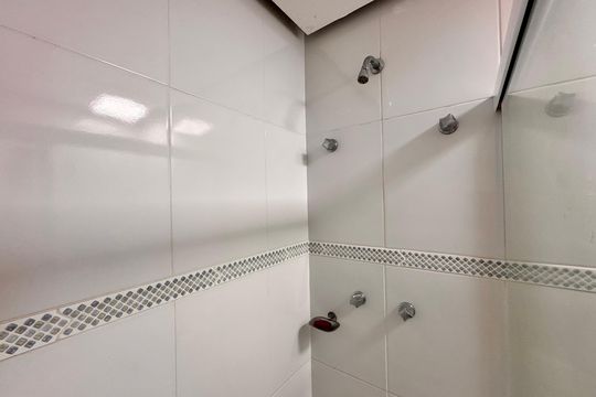Banheiro Social de apartamento à venda com 3 quartos, 82m² em Recreio dos Bandeirantes, Rio de Janeiro
