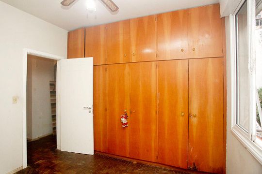 Quarto 1 de apartamento à venda com 2 quartos, 88m² em Centro Histórico, Porto Alegre