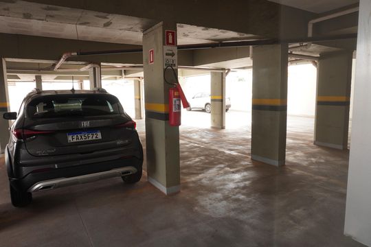 Área comum - garagem de apartamento para alugar com 1 quarto, 58m² em Centro, São Carlos