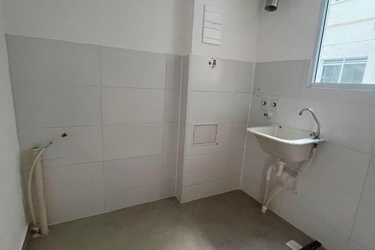 Área de serviço de apartamento para alugar com 2 quartos, 46m² em Cabacu, Nova Iguaçu