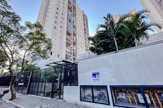 Fachada com Plaquinha de apartamento para alugar com 2 quartos, 68m² em Tatuapé, São Paulo