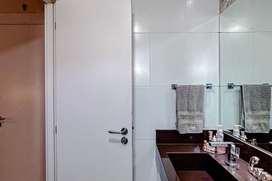 Banheiro da Suíte de apartamento para alugar com 2 quartos, 68m² em Tatuapé, São Paulo