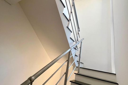 Escada de casa de condomínio para alugar com 3 quartos, 168m² em Chácara Primavera, Campinas
