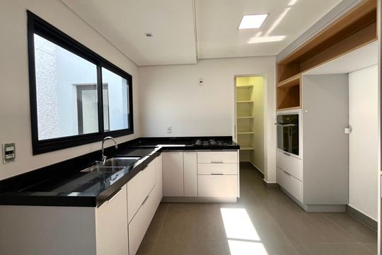 Cozinha de casa de condomínio à venda com 3 quartos, 168m² em Chácara Primavera, Campinas